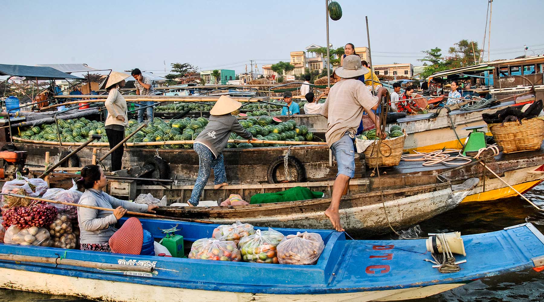 drijvende markten in de Mekong Delta
