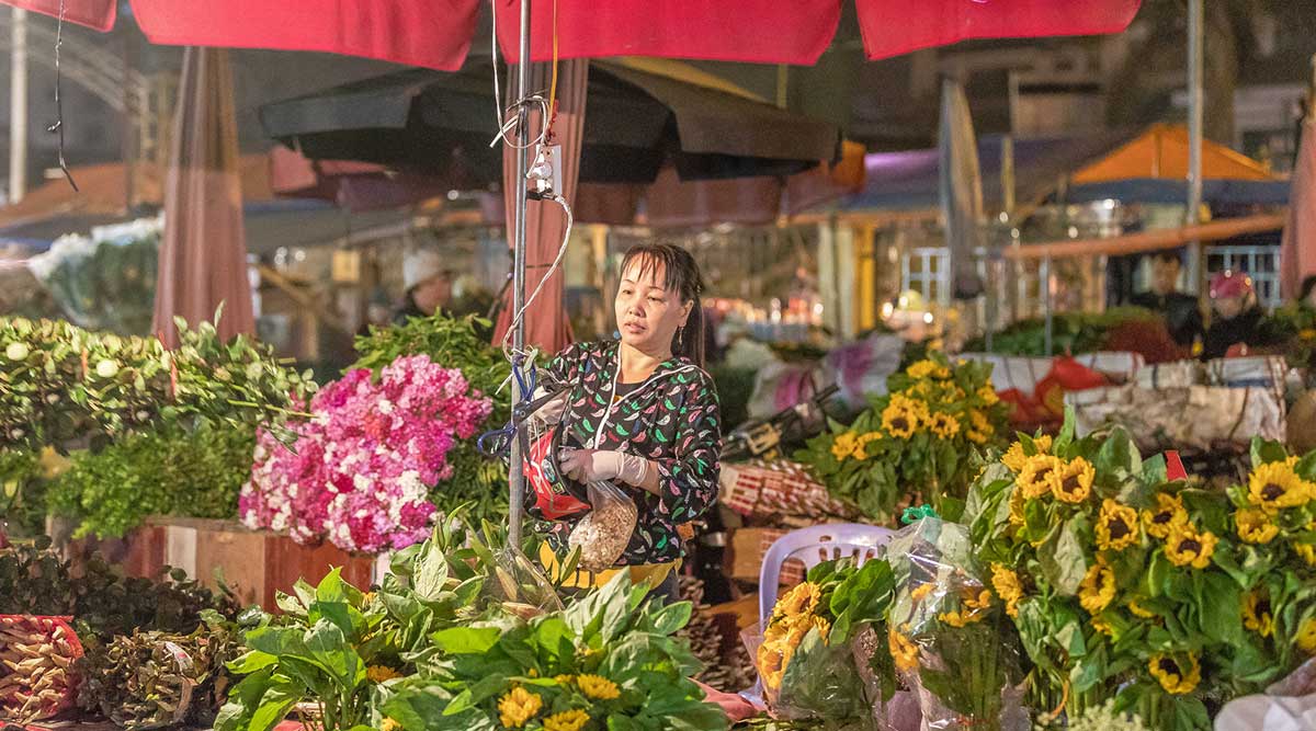 Quang Ba market in Hanoi