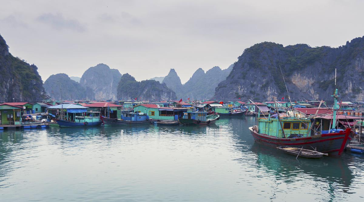 drijvend vissersdorp Lan Ha Bay