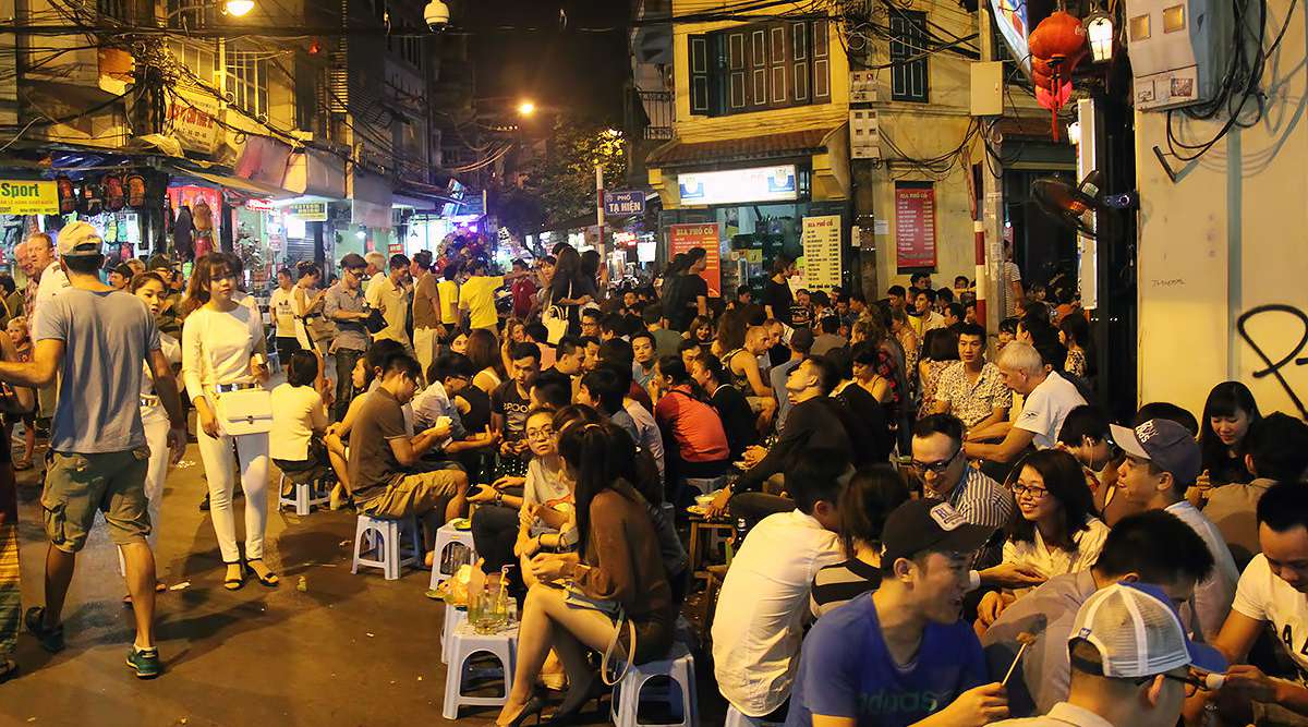 Bia Hoi Het goedkoopste bier ter wereld & Bia Hoi straat in Hanoi
