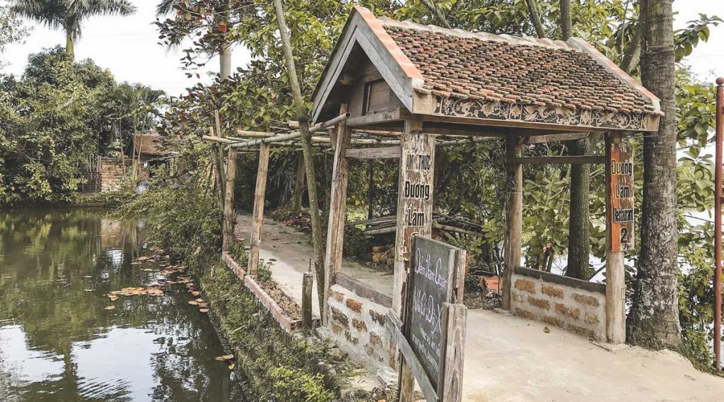 Duong Lam ancient village tour