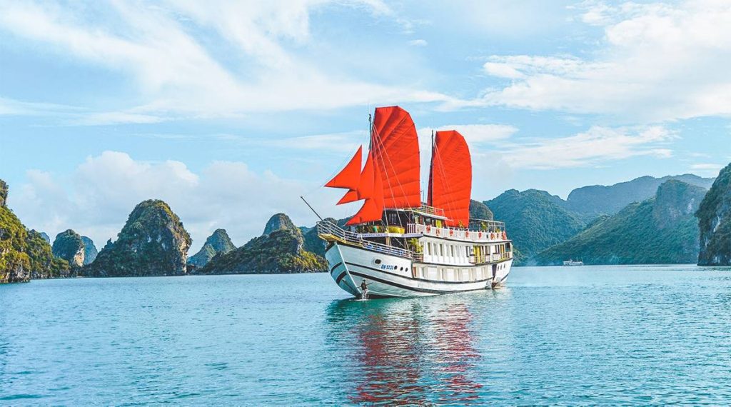 Luxe Halong Bay cruise