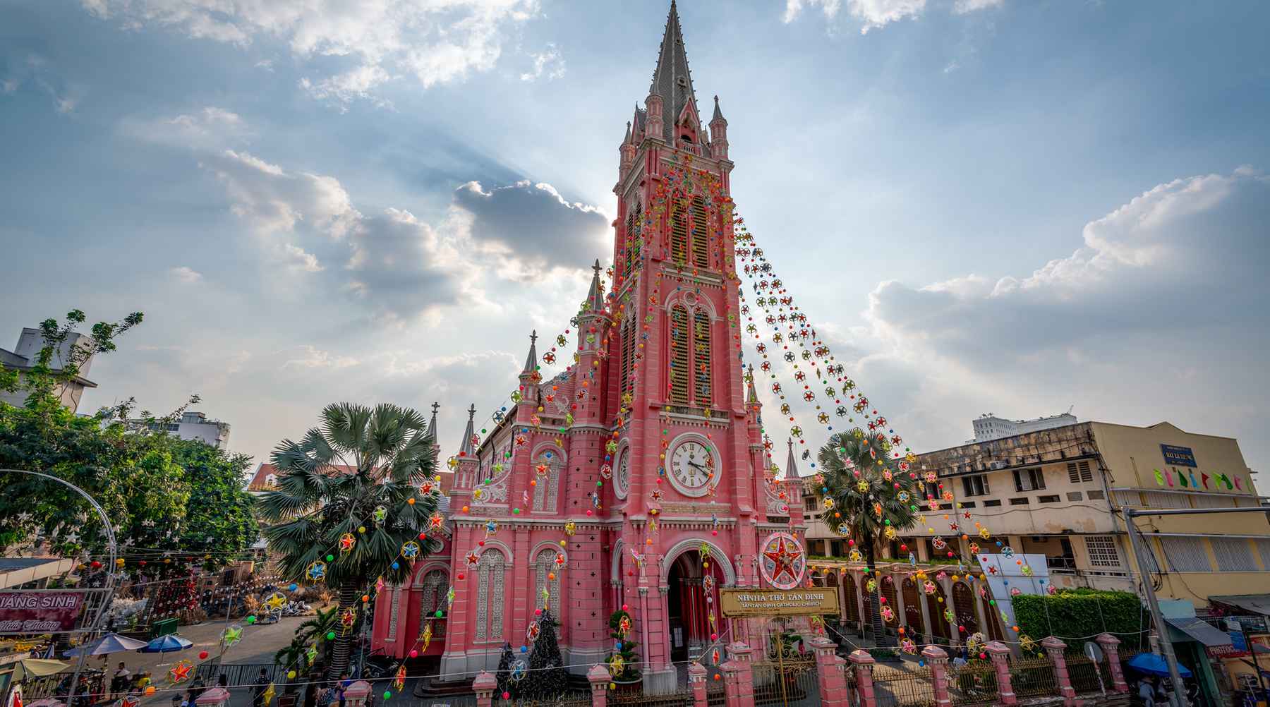 roze kerk in Ho Chi Minh City