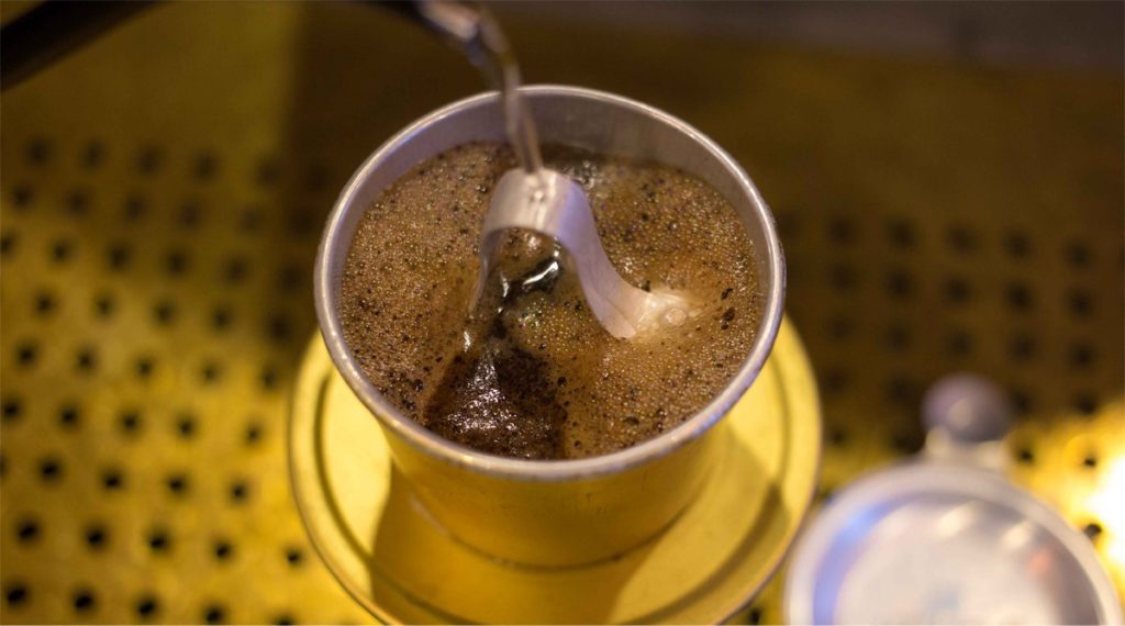 stap 5 Vietnamese koffie maken