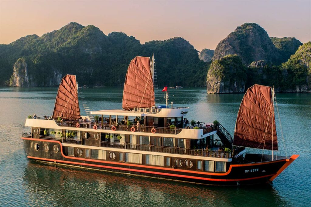 Cozy Boutique cruise through Lan Ha Bay