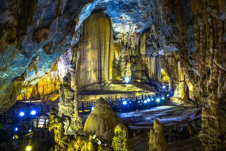 Paradise Cave grot in Phong Nha nationaal park