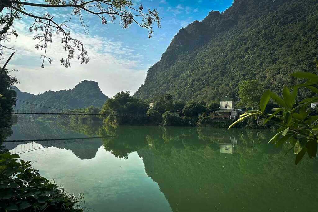 Uitzicht vanaf Riverside Lodge in Ha Giang