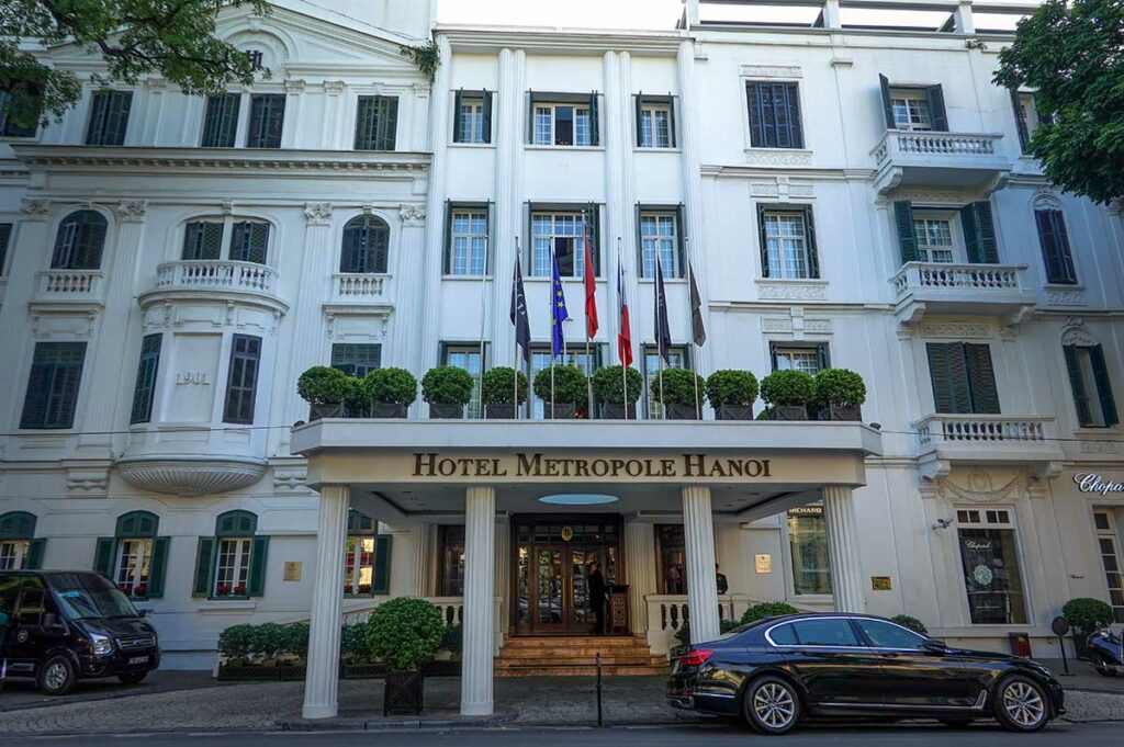 Frans koloniaal Sofitel Metropole Legend Hotel in de Franse wijk (French Quarter) van Hanoi