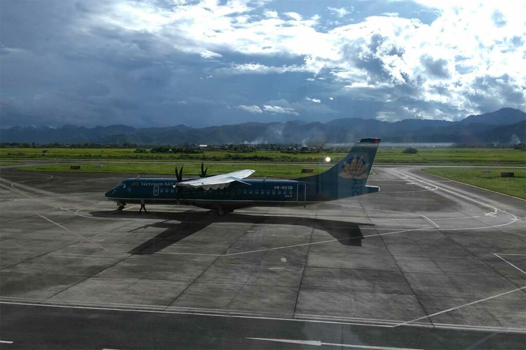 Huidige luchthaven van Dien Bien Phu, gebouwd op de voormalige Muong Thanh Airstrip die tijdens de Slag bij Dien Bien Phu werd gebruikt voor Franse bevoorrading