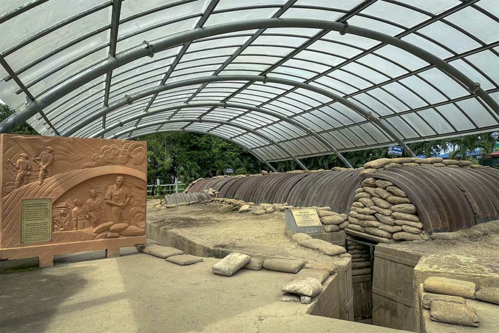 Franse commandobunker in Dien Bien Phu waar het bevel werd gevoerd tijdens de laatste fase van het beleg in 1954