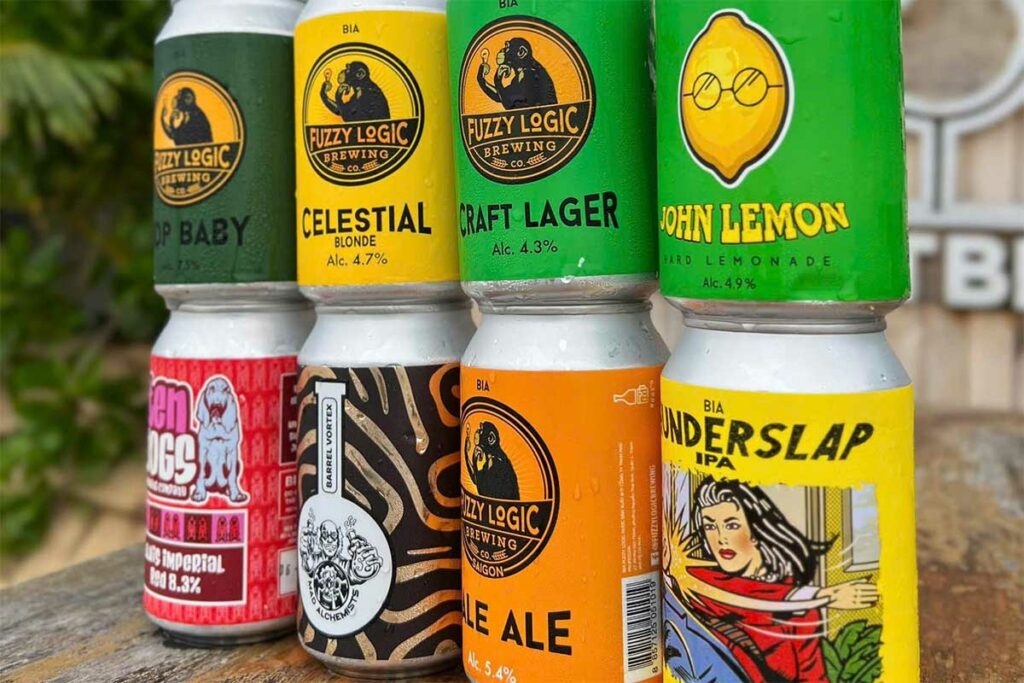 Selectie van Vietnamese craft beer blikken van Fuzzy Logic Brewing Co met kleurrijke labels en verschillende bierstijlen