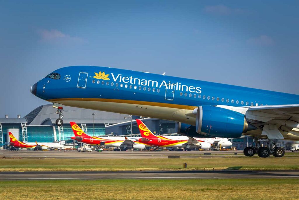 Vietnam Airlines Airbus A350-900 op de luchthaven, modern langeafstandsvliegtuig gebruikt voor directe vluchten tussen Nederland en Vietnam