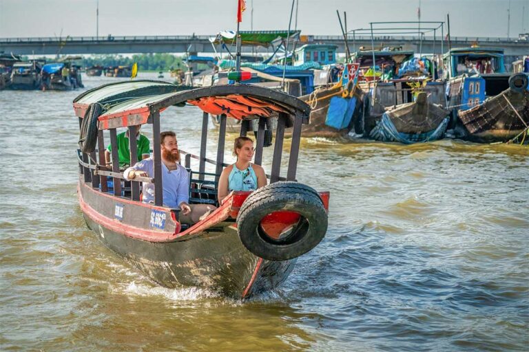 mekong lodge koppel boottocht cai be drijvende markt 1