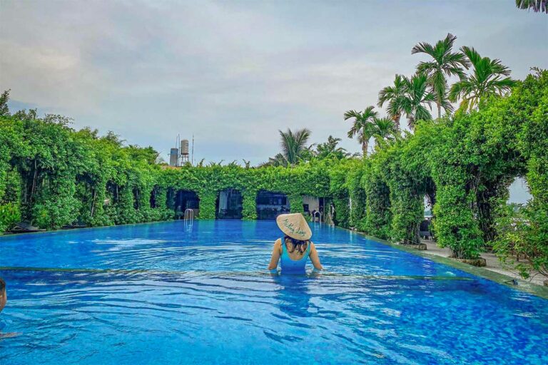 zwemmen zwembad mekong lodge 1